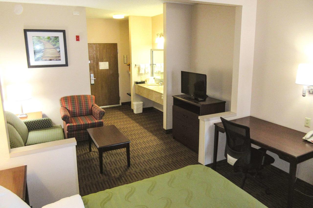 Quality Inn & Suites Lawrence - University Area - thumb 8