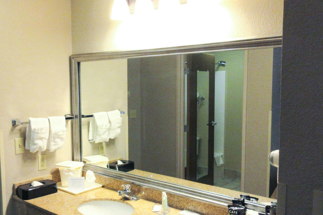 Quality Inn & Suites Lawrence - University Area - thumb 13