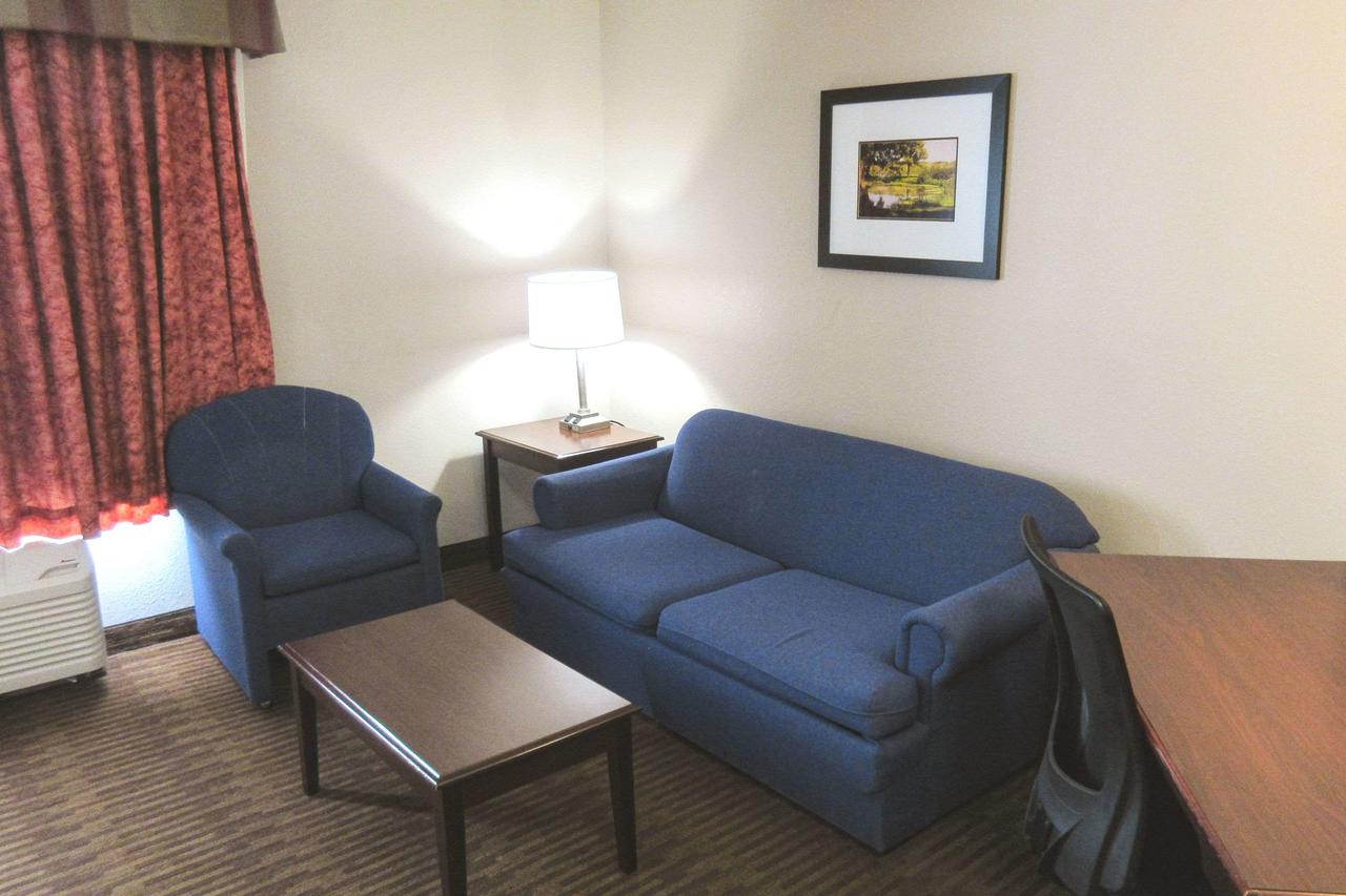 Quality Inn & Suites Lawrence - University Area - thumb 33