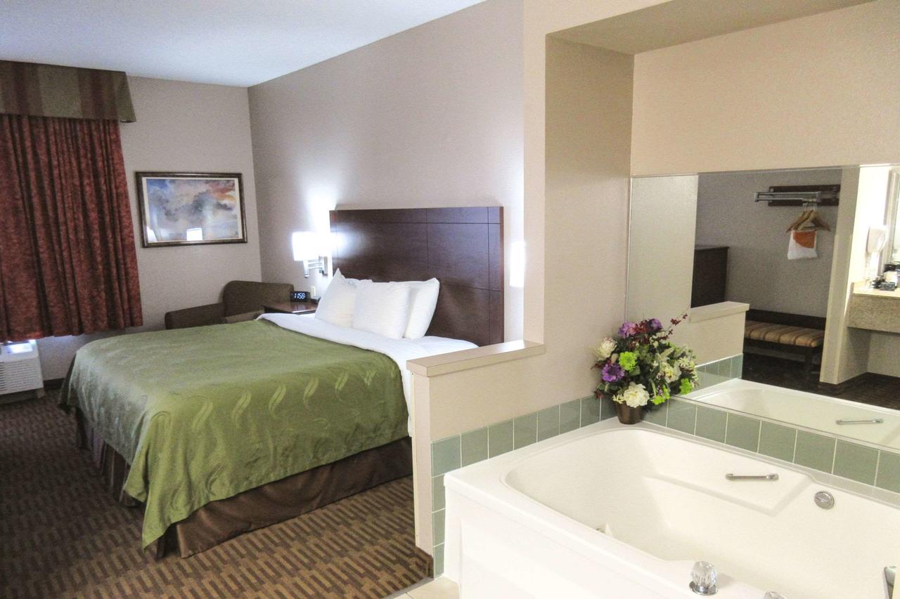Quality Inn & Suites Lawrence - University Area - thumb 29