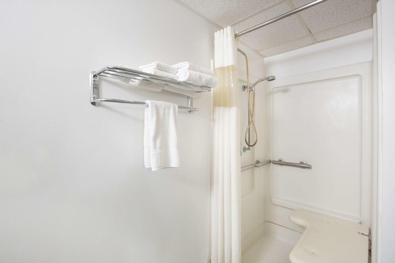 Travelodge By Wyndham Great Bend - thumb 23