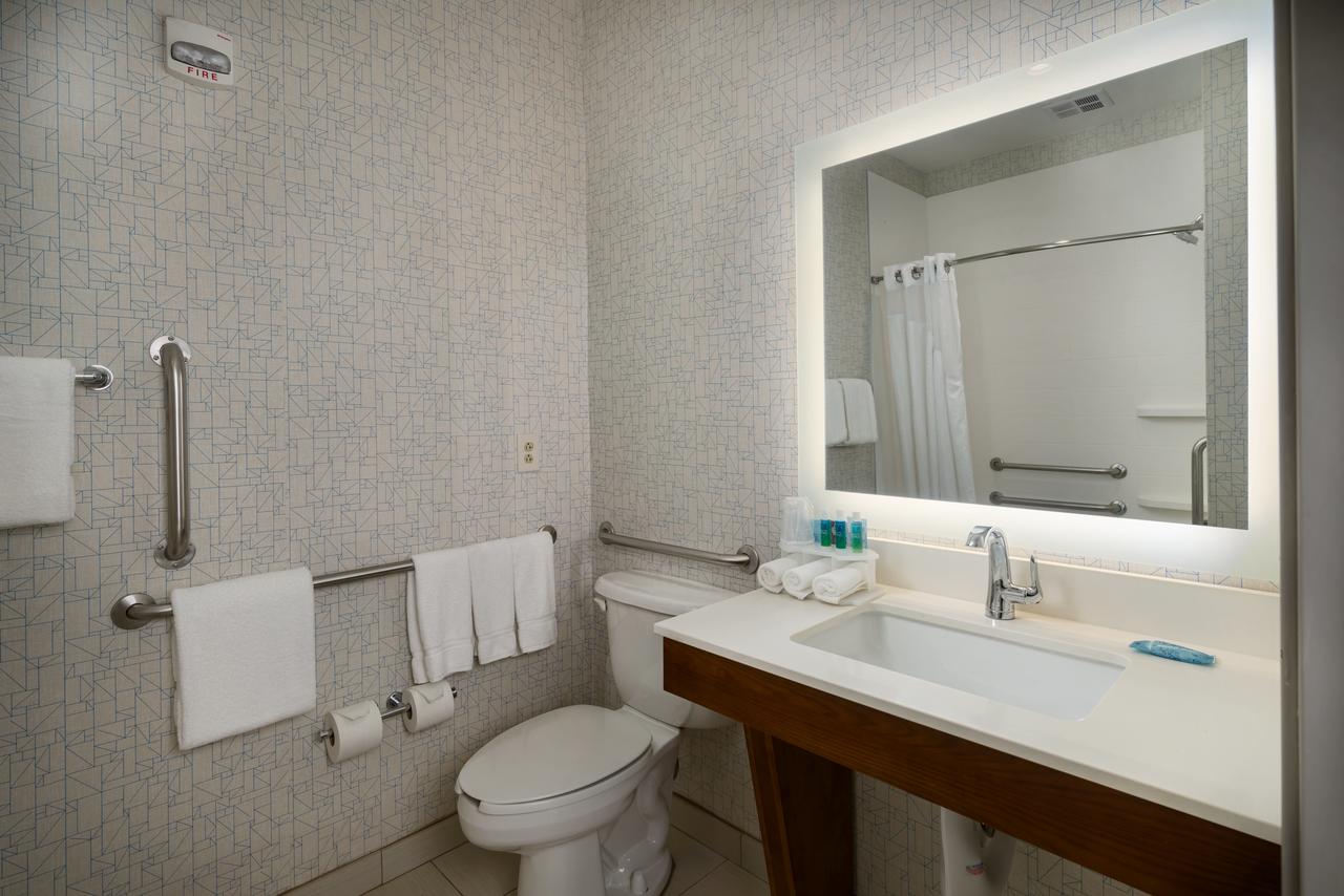 Holiday Inn Express Lawrence - thumb 7
