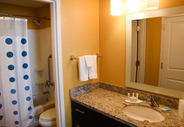 TownePlace Suites By Marriott Lawrence Downtown - thumb 19