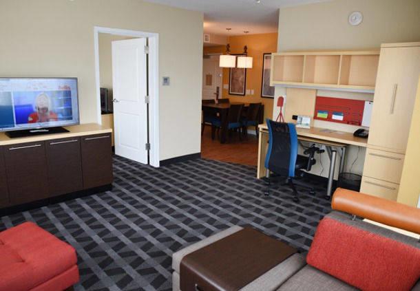 TownePlace Suites By Marriott Lawrence Downtown - thumb 23