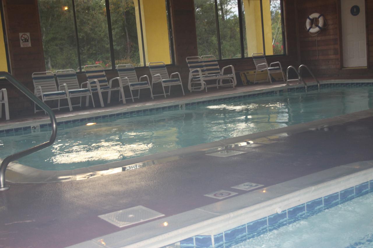 Golden Manor Inn & Suites - thumb 20