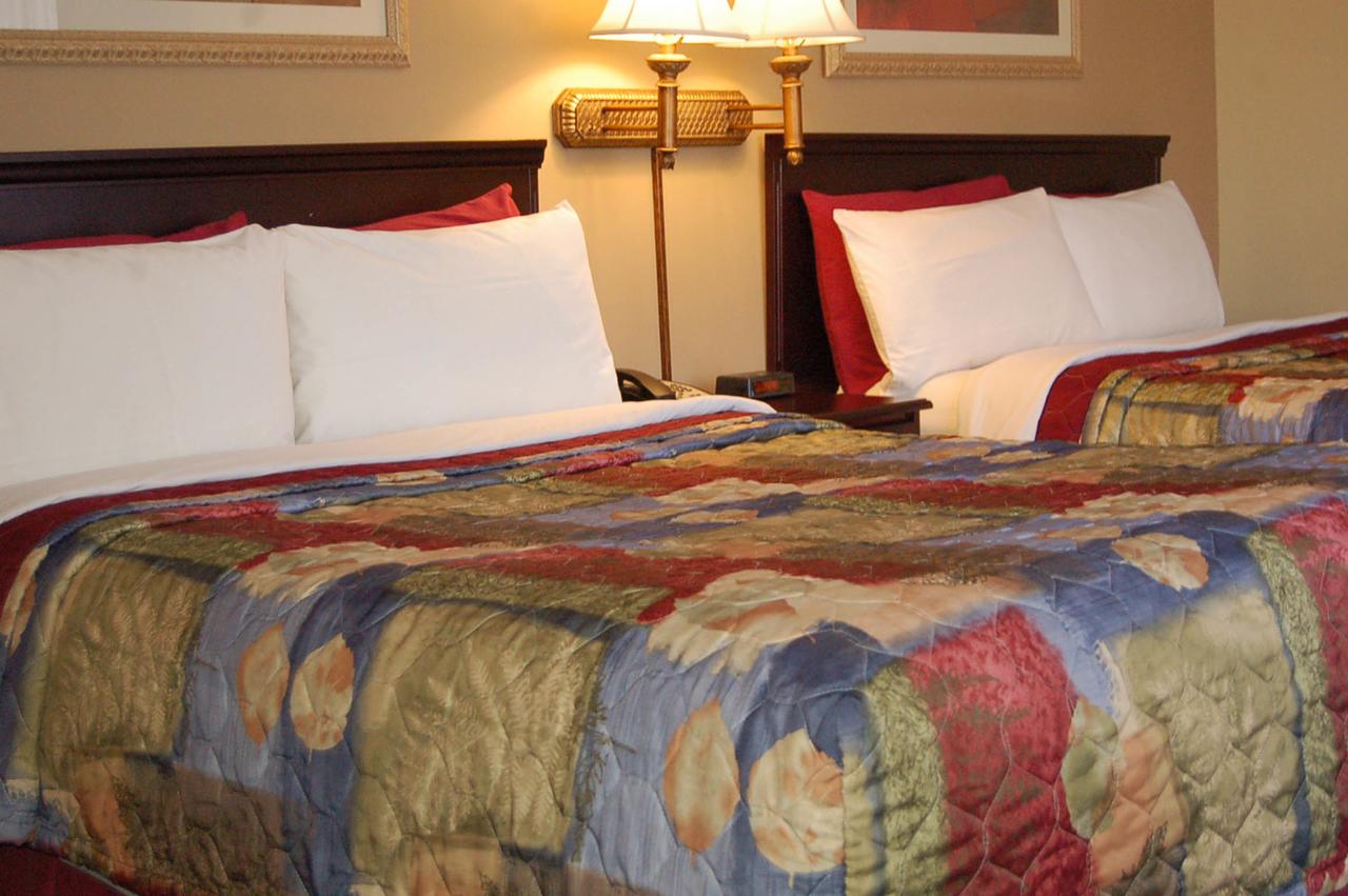 Golden Manor Inn & Suites - thumb 30