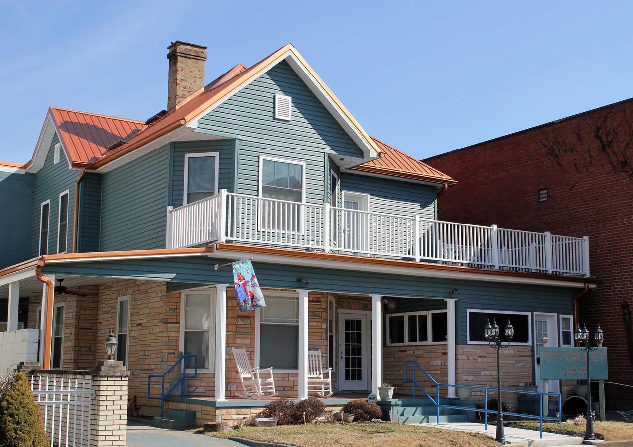 Tug Valley Inn - thumb 0