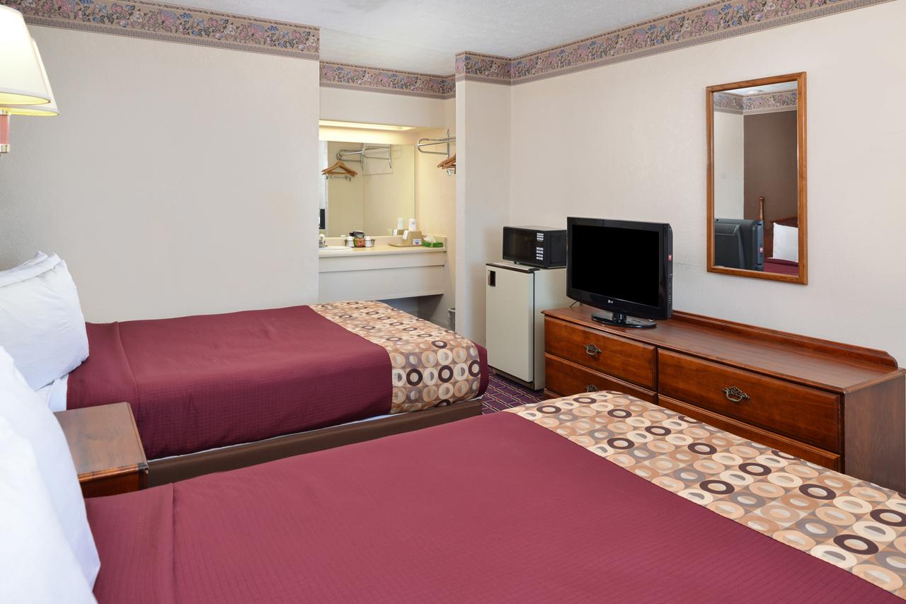 Americas Best Value Inn Berea - thumb 4