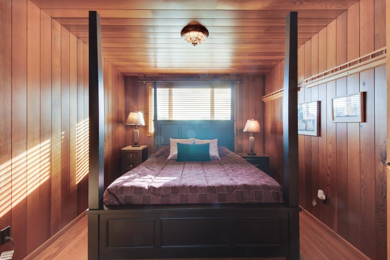 Lopez Island Agate Beach Waterfront Home - thumb 24