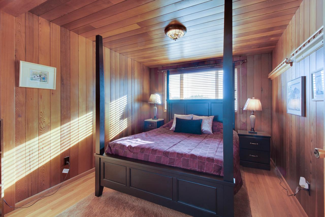 Lopez Island Agate Beach Waterfront Home - thumb 25