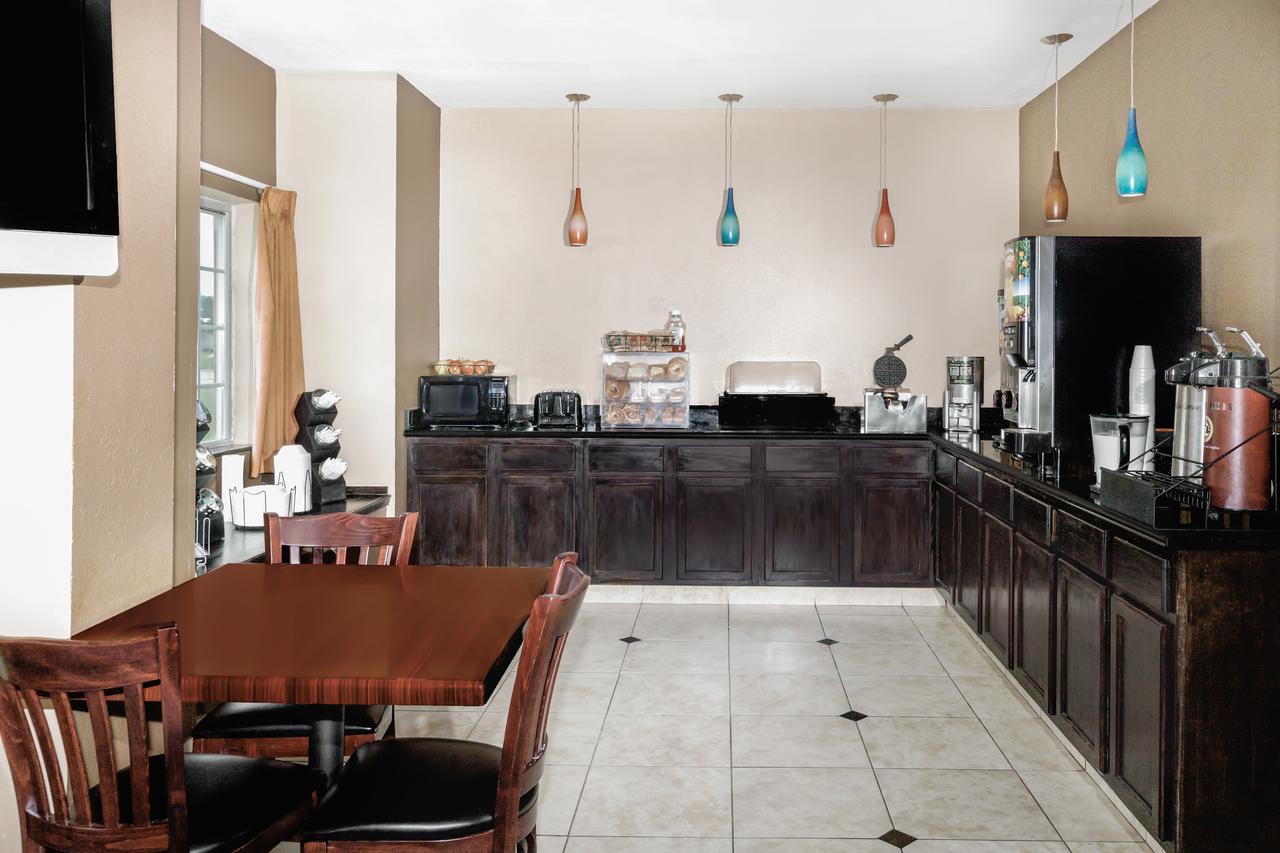 Microtel Inn And Suites Lafayette - thumb 20