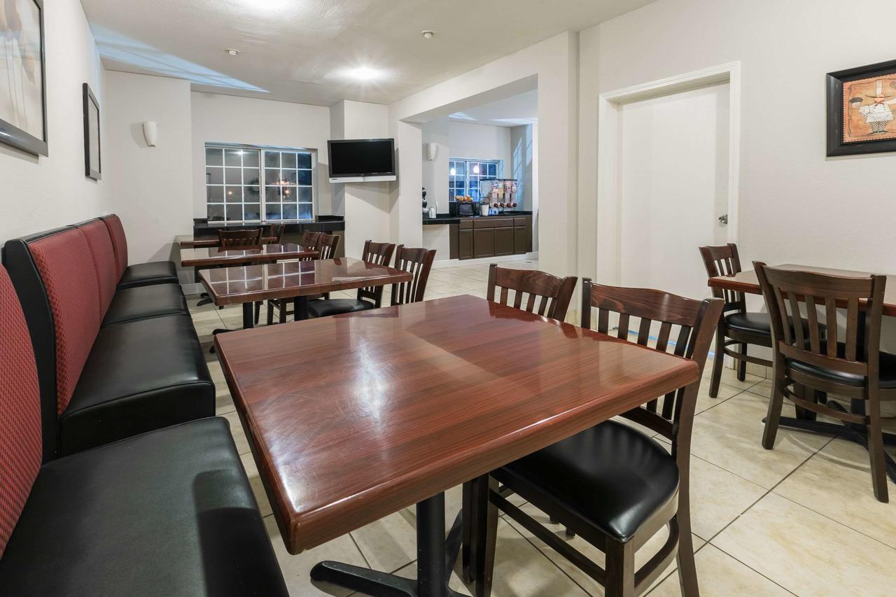 Microtel Inn And Suites Lafayette - thumb 27