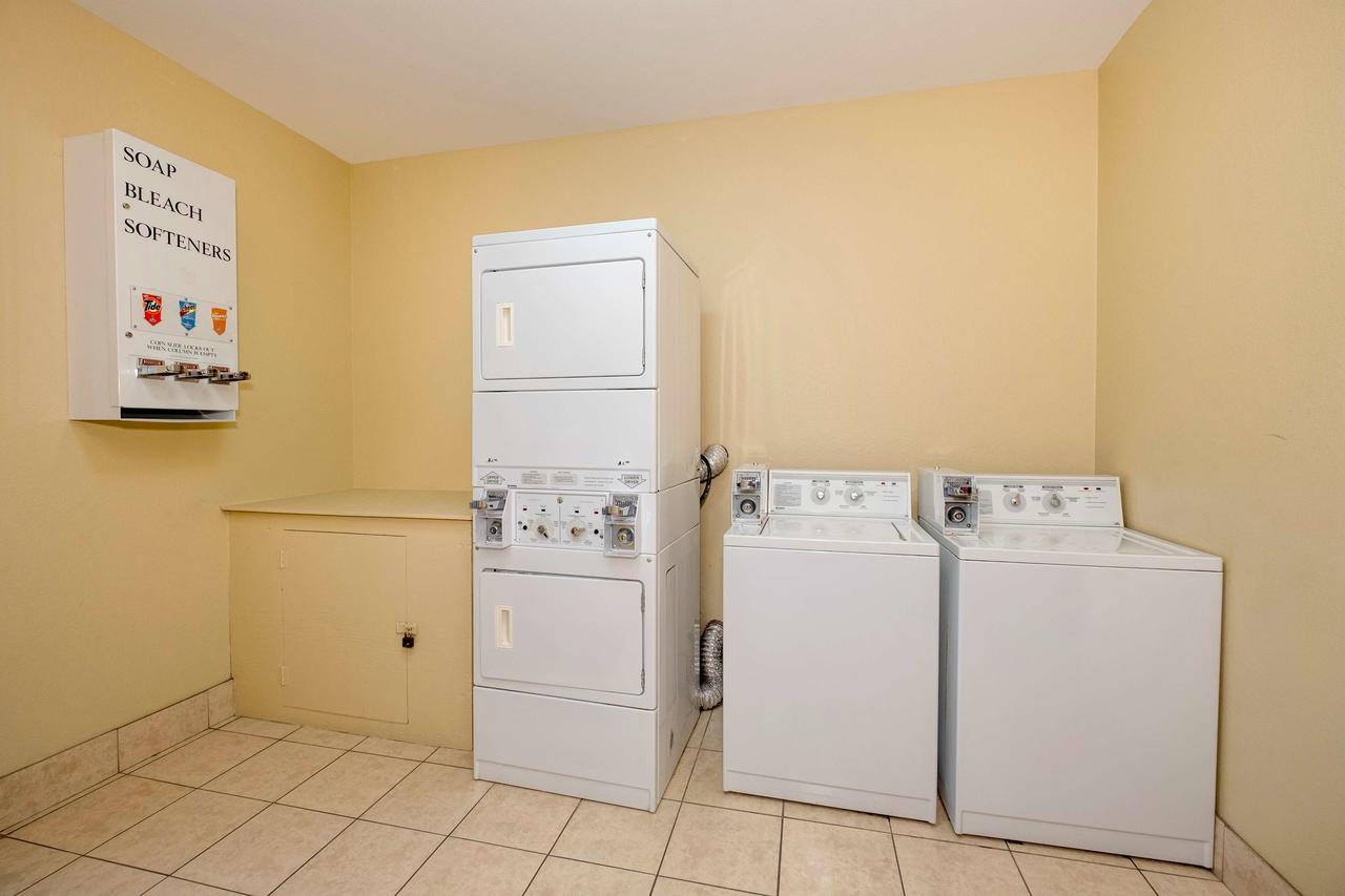 Red Roof Inn & Suites Lake Charles - thumb 8