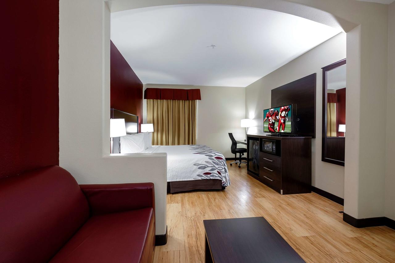 Red Roof Inn & Suites Lake Charles - thumb 23