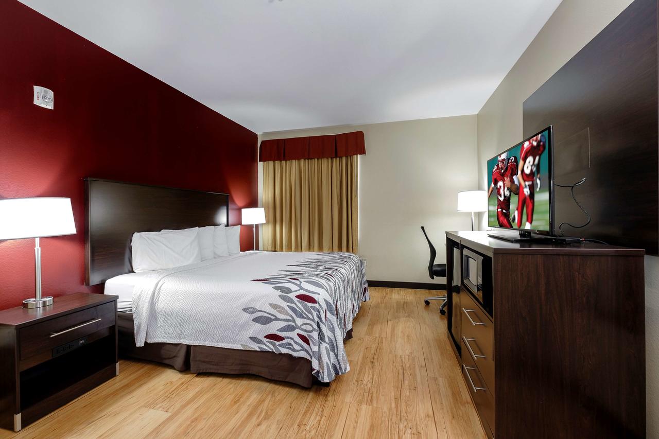 Red Roof Inn & Suites Lake Charles - thumb 20