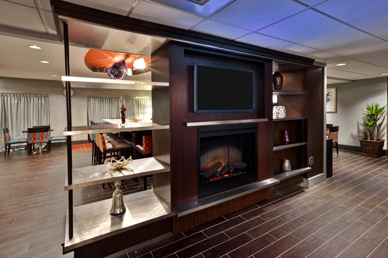 Hampton Inn Bowie - thumb 24