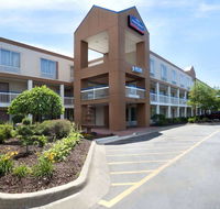 Howard Johnson by Wyndham Romulus Detroit Metro Airport - Tourism House