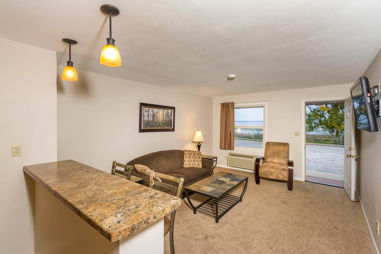 Terrace Bay Hotel - thumb 33