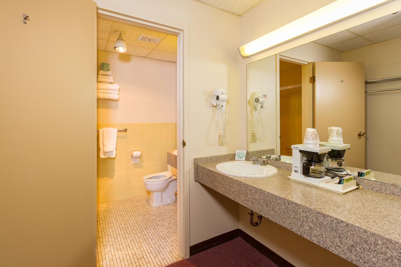 Terrace Bay Hotel - thumb 32