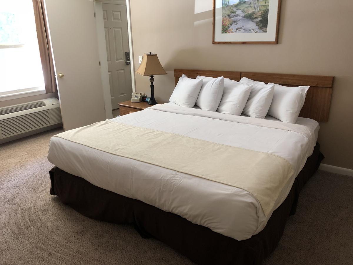 Terrace Bay Hotel - thumb 23