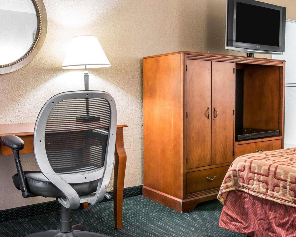 Econo Lodge Kalamazoo - thumb 20