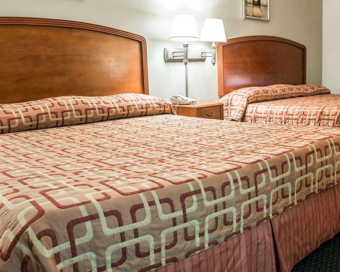 Econo Lodge Kalamazoo - thumb 23