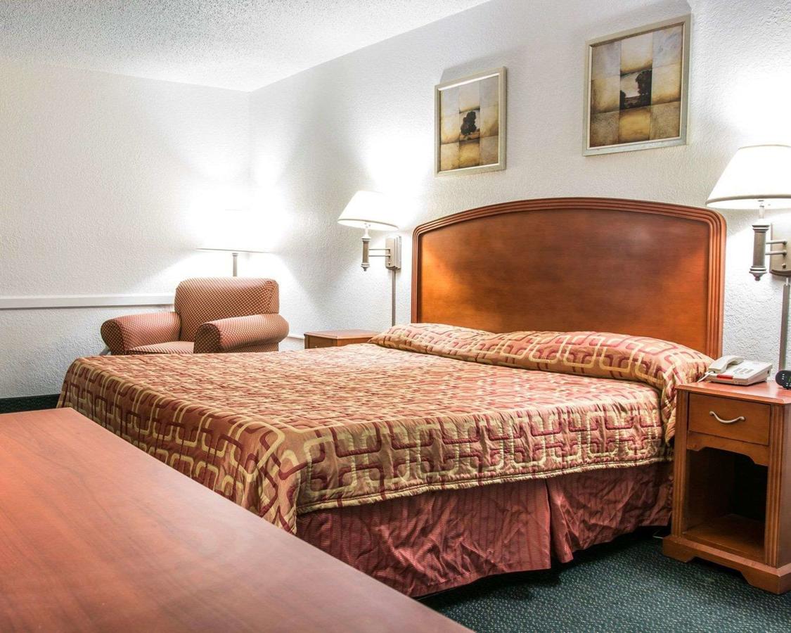 Econo Lodge Kalamazoo - thumb 12