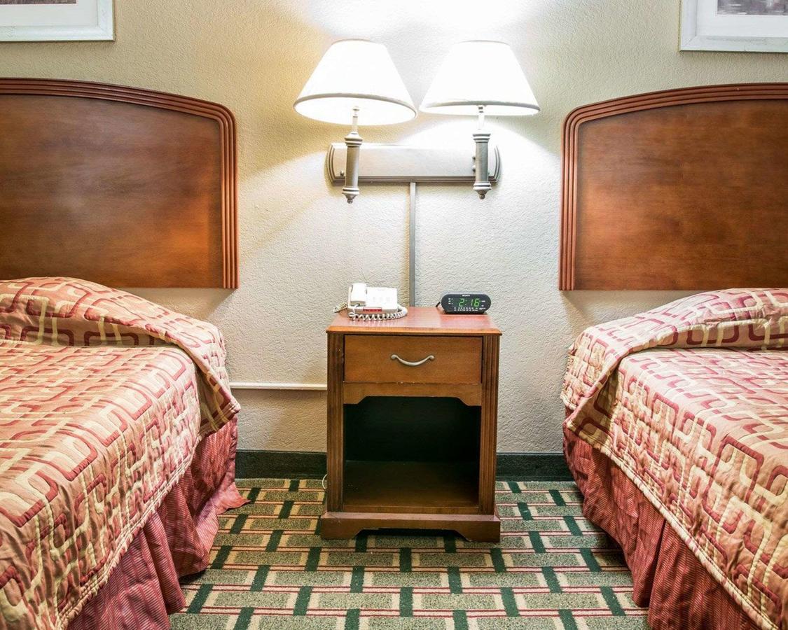 Econo Lodge Kalamazoo - thumb 25