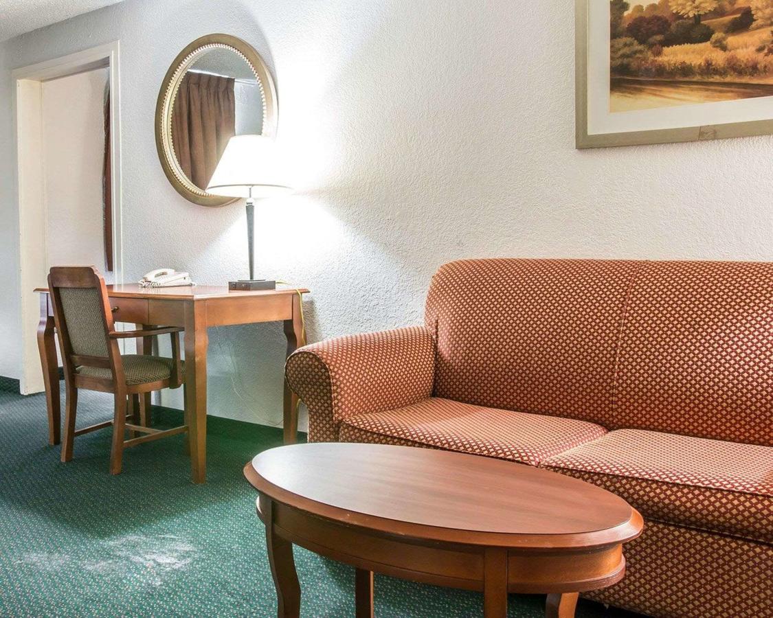 Econo Lodge Kalamazoo - thumb 4