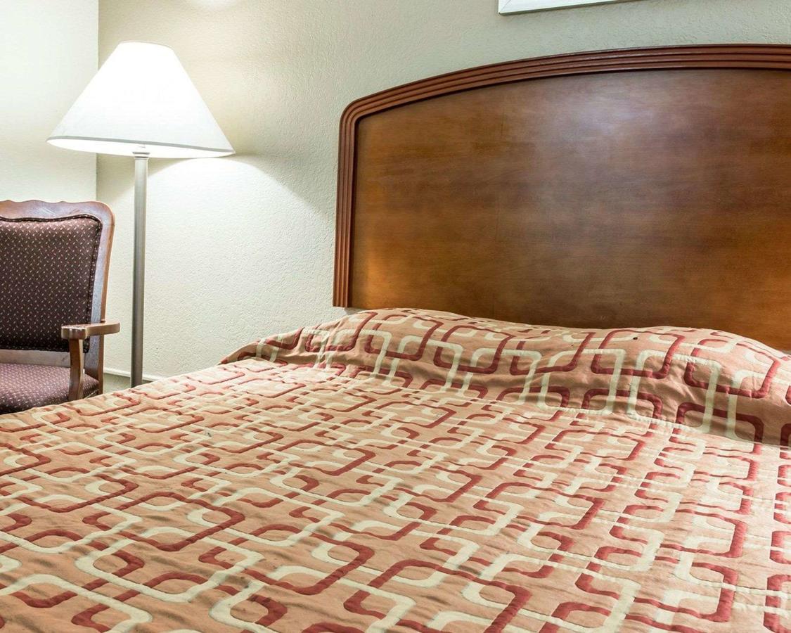 Econo Lodge Kalamazoo - thumb 18