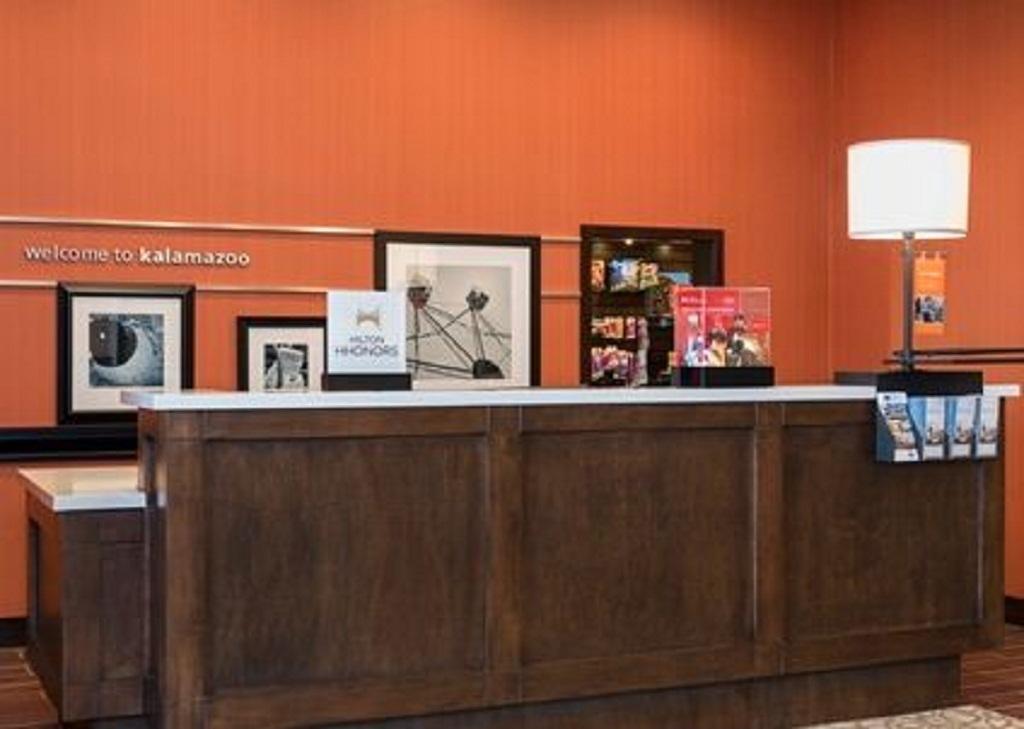 Hampton Inn Kalamazoo - thumb 3