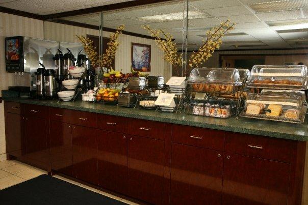 Baymont By Wyndham Kalamazoo - thumb 10