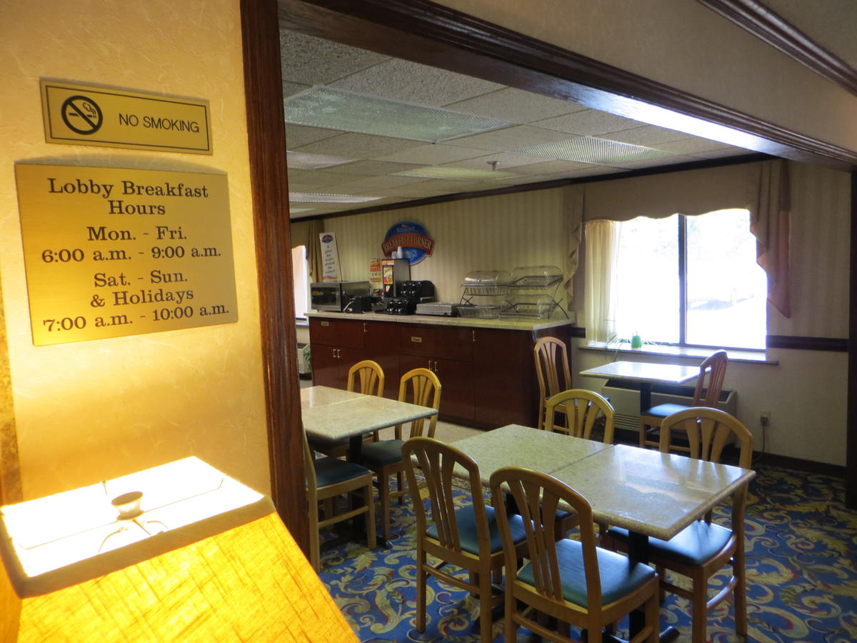 Baymont By Wyndham Kalamazoo - thumb 12