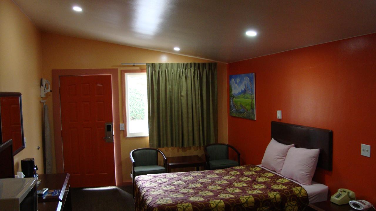 Pinconning Trail Inn Motel - thumb 4