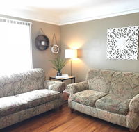 Sleeps 6 / Mansfield Manor / Across GM Power Train - Tourism House