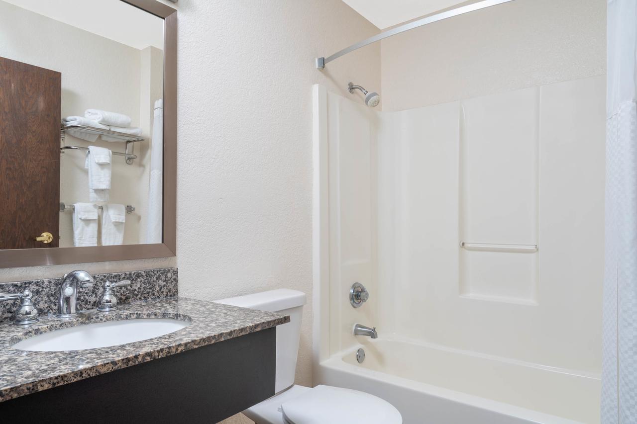 Days Inn By Wyndham Faribault - thumb 5