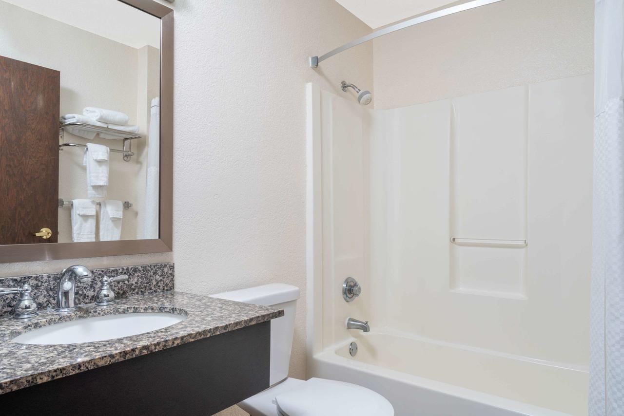 Days Inn By Wyndham Faribault - thumb 18