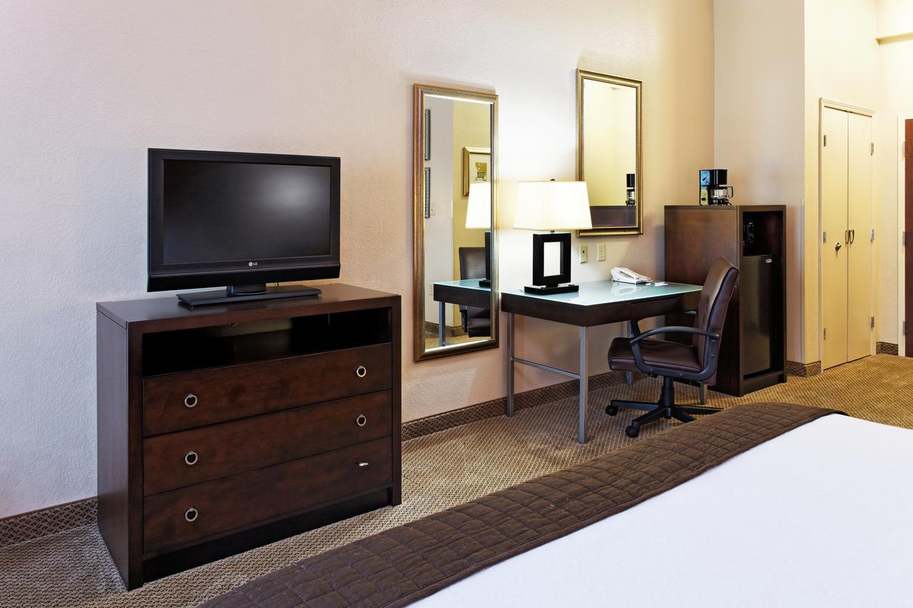 Holiday Inn Hotels Batesville - thumb 20