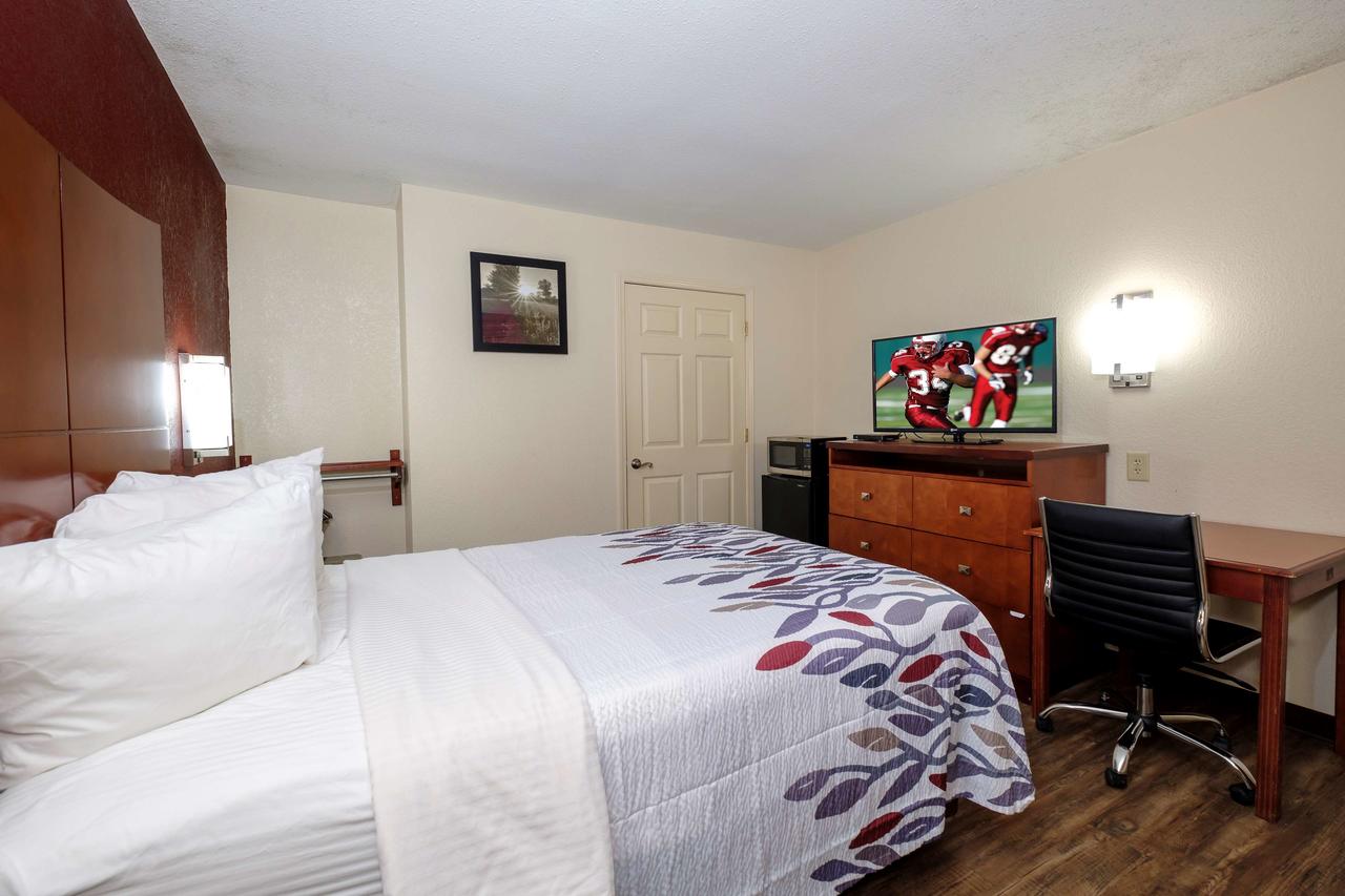 Red Roof Inn Columbus, MS - thumb 20