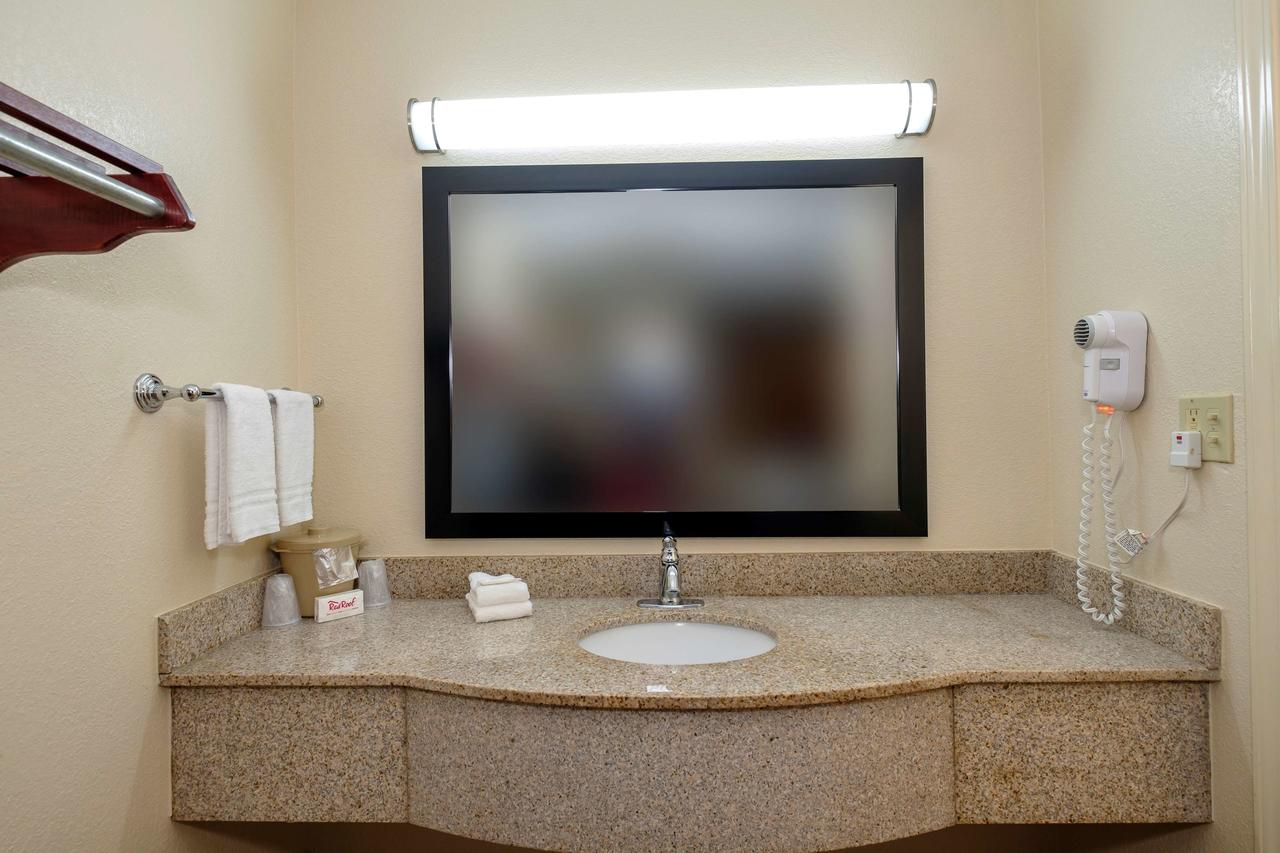 Red Roof Inn Columbus, MS - thumb 15