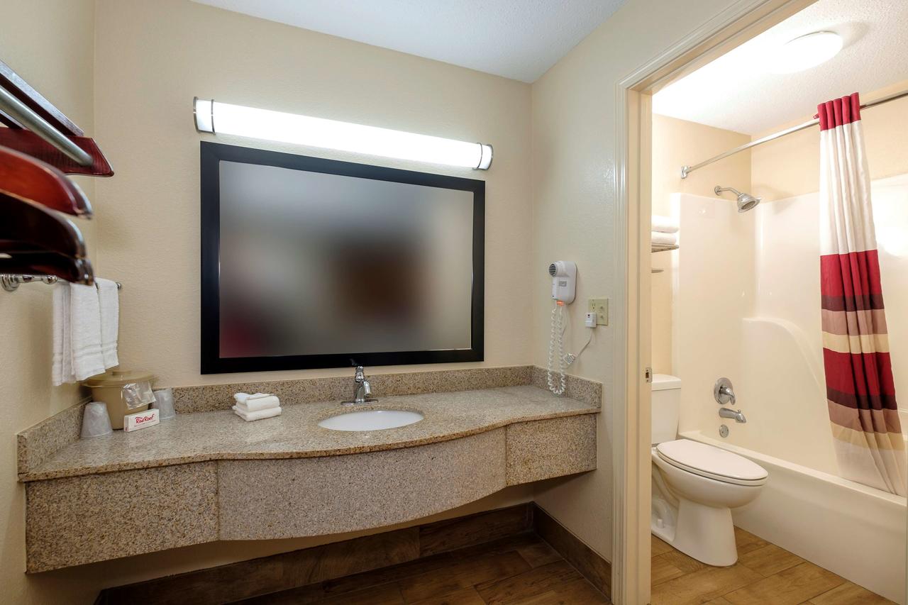 Red Roof Inn Columbus, MS - thumb 3