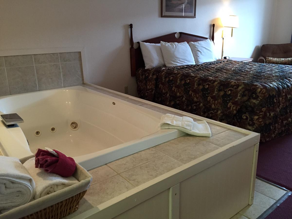 Twelve Oaks Inn - thumb 29