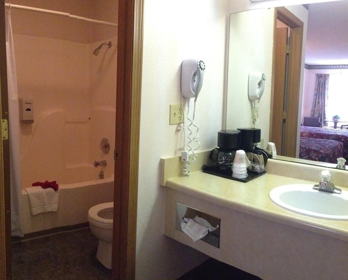 Twelve Oaks Inn - thumb 16