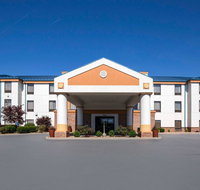 Quality Inn  Suites Arnold - Tourism House