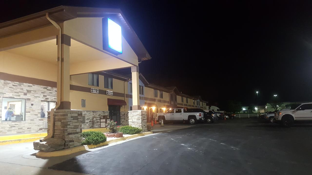 Americas Best Value Inn & Suites Harrisonville - thumb 26