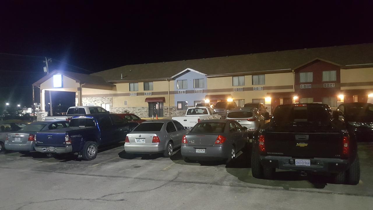 Americas Best Value Inn & Suites Harrisonville - thumb 24
