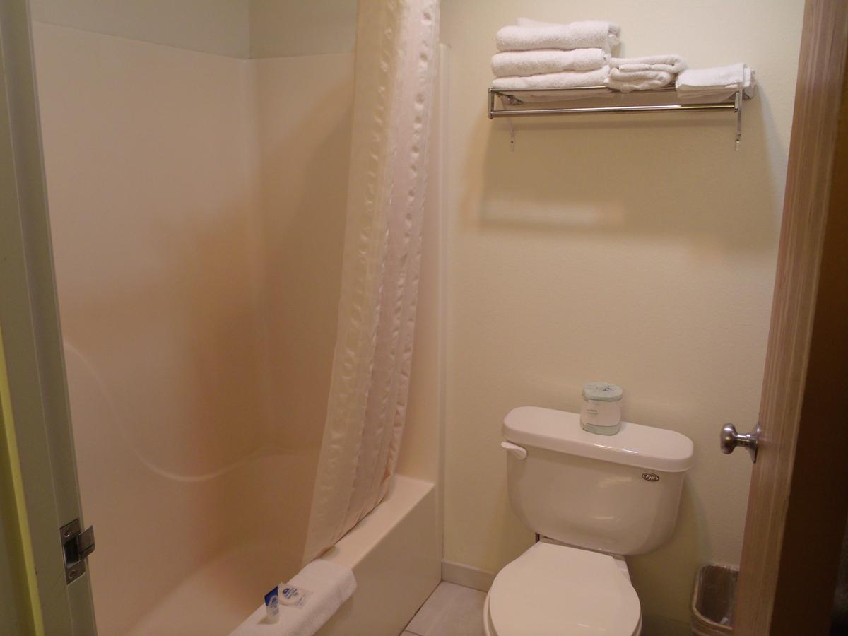 Americas Best Value Inn & Suites Harrisonville - thumb 40