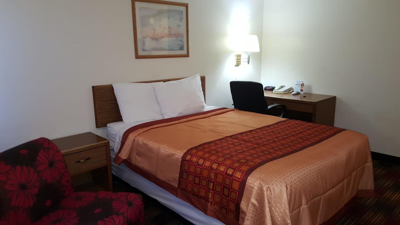 Americas Best Value Inn & Suites Harrisonville - thumb 10