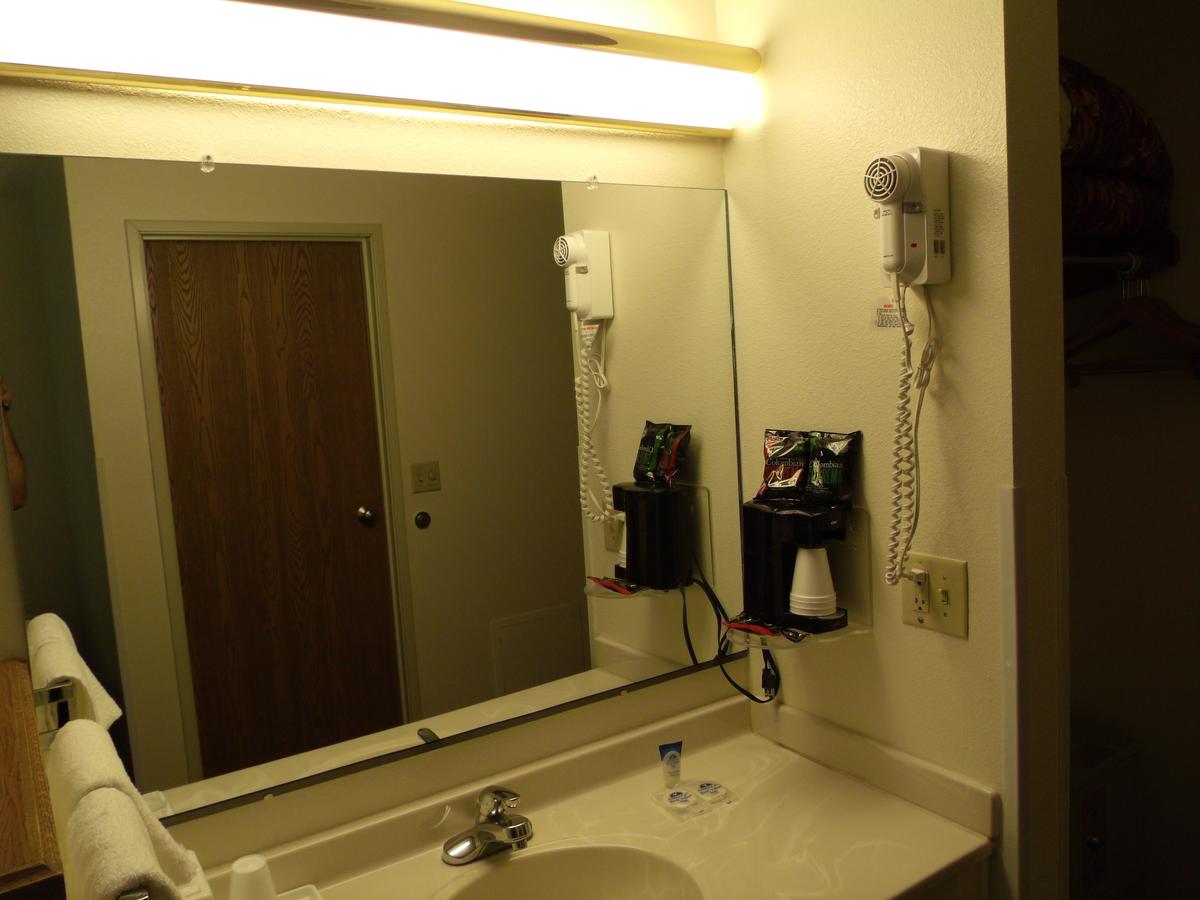 Americas Best Value Inn & Suites Harrisonville - thumb 41