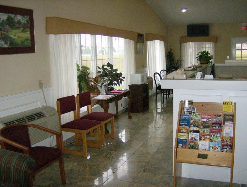 Harrisonville Inn & Suites - thumb 6